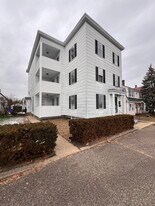 198 Alsace St in Manchester, NH - Building Photo