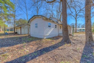 328 W Sherwood Dr in Livingston, TX - Building Photo - Building Photo