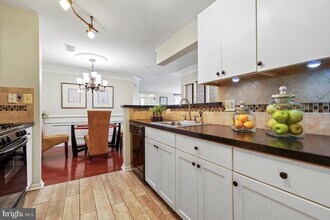 8095 Lacy Dr in Manassas, VA - Building Photo - Building Photo