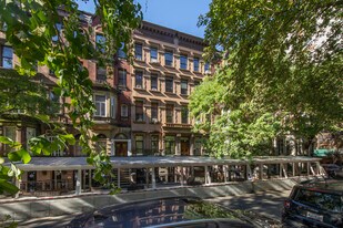 112 W 73rd St in New York, NY - Building Photo
