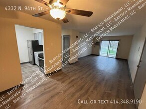 4332 N 94th St in Wauwatosa, WI - Building Photo - Building Photo