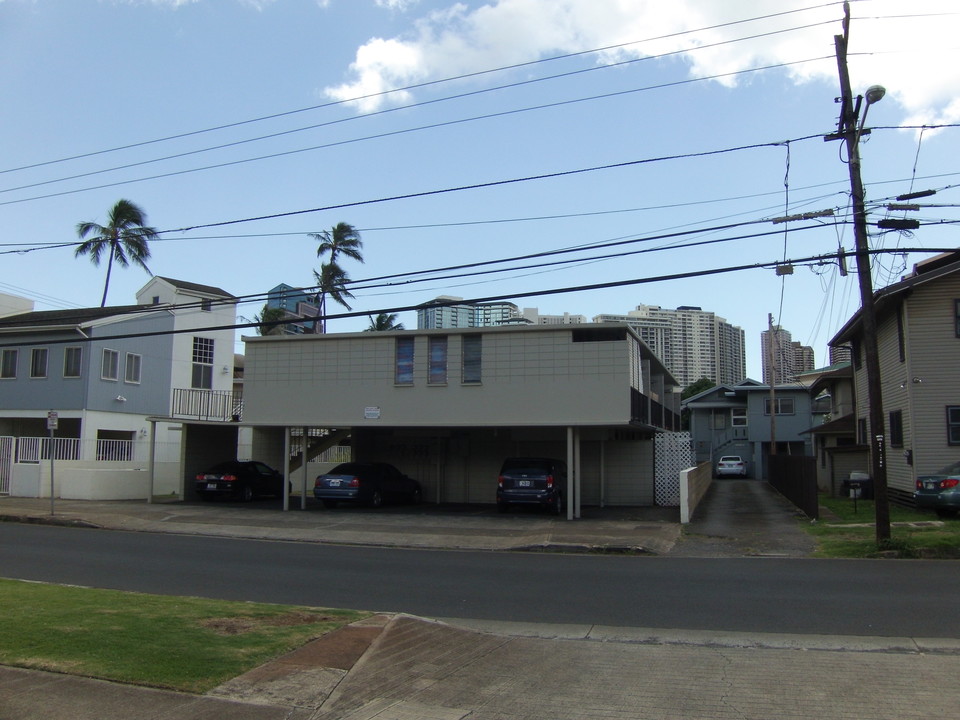 1749 Fern St in Honolulu, HI - Foto de edificio