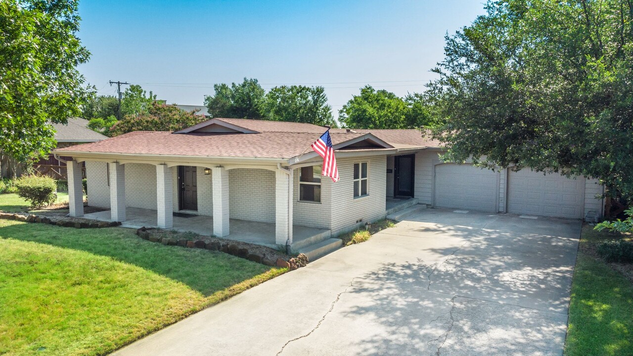 1049 Summerplace Ln in Southlake, TX - Foto de edificio