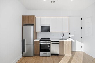 379 Hawthorne St, Unit 3K in Brooklyn, NY - Foto de edificio - Building Photo