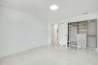 7351 Valencia Dr in Boca Raton, FL - Building Photo - Building Photo