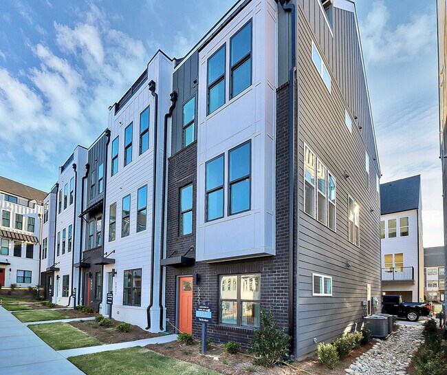 5027 Duchess Dr in Charlotte, NC - Building Photo - Building Photo