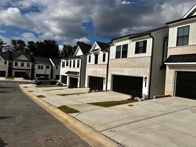 1733 Harper Lily Ln in Lawrenceville, GA - Building Photo - Building Photo