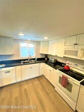 5807 N Atlantic Ave in Cape Canaveral, FL - Foto de edificio - Building Photo