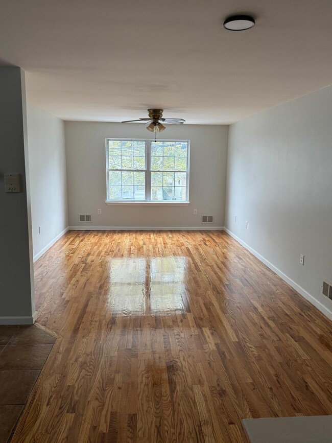 74 Kenmore Ave, Unit #1 in Newark, NJ - Foto de edificio - Building Photo