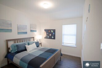 2135 Long Is Dr in Dallas, TX - Building Photo - Building Photo