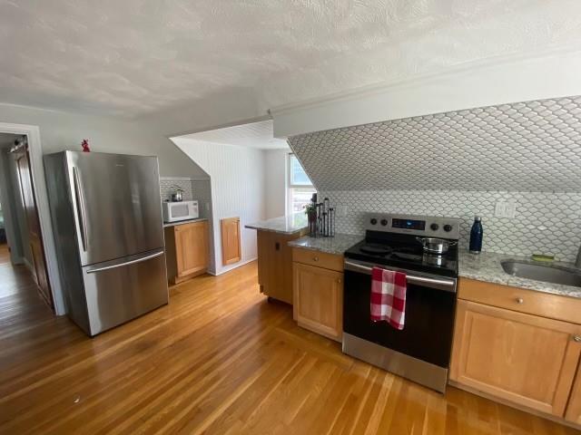 842 Oaklawn Ave in Cranston, RI - Building Photo