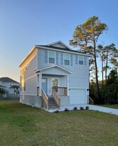 7849 Evening Glow Dr in Pensacola, FL - Foto de edificio - Building Photo