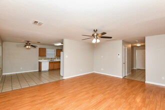 6601 Meadow Way Ln in Fort Worth, TX - Building Photo - Building Photo