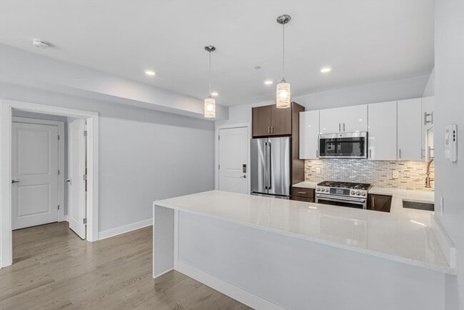 2 Cliveden St