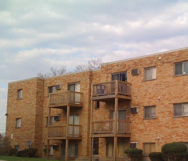 3449 McHenry Ave, Unit 18 in Cincinnati, OH - Building Photo - Building Photo