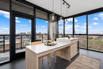1400 W Randolph St, Unit 1616 in Chicago, IL - Foto de edificio - Building Photo