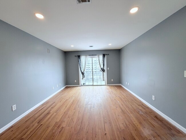 181 Camden St, Unit 2 in Newark, NJ - Foto de edificio - Building Photo