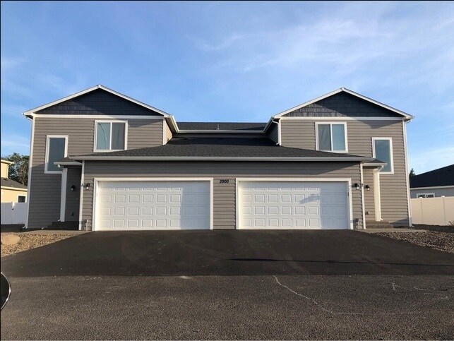 2900 Swan Ave, Unit 2 in Yakima, WA - Building Photo