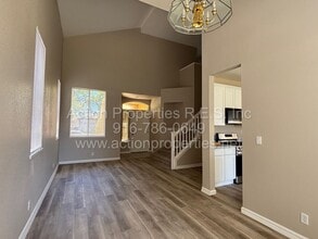 1637 Atwell St in Roseville, CA - Building Photo - Building Photo