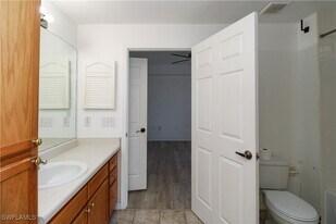 7960 Preserve Cir in Naples, FL - Building Photo