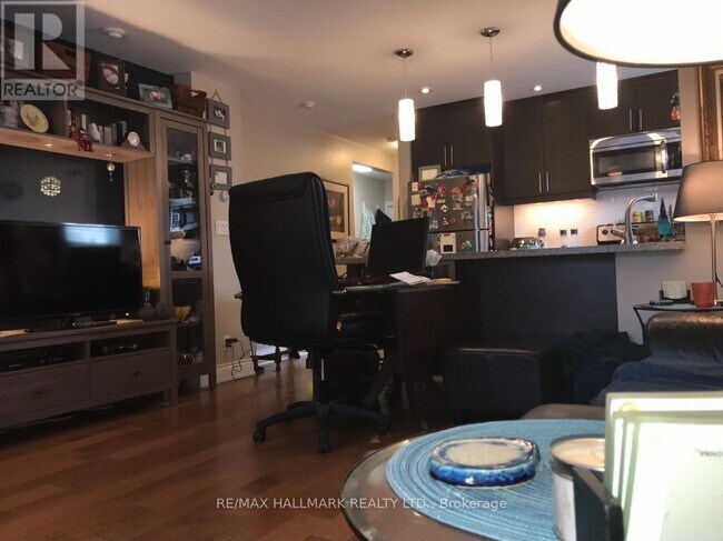 547 Kingston Rd in Toronto, ON - Building Photo - Building Photo