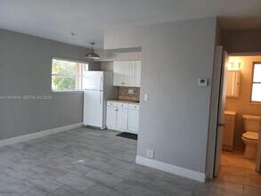 3031 NE 21st Terrace in Fort Lauderdale, FL - Building Photo - Building Photo