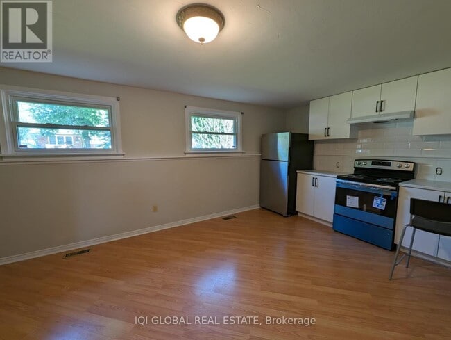 54 Ebury Pl in London, ON - Building Photo - Building Photo