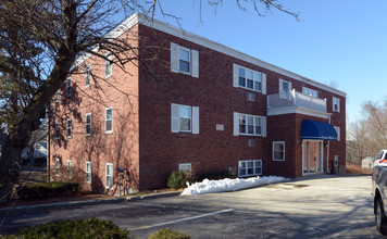 Highland Apartments in Braintree, MA - Building Photo - Building Photo