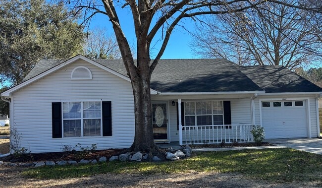 property at 1067 Courtyard Dr