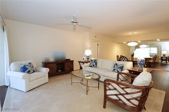 765 Willowbrook Dr in Naples, FL - Building Photo - Building Photo