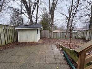 136-136 Mooregate Crescent in Kitchener, ON - Building Photo - Building Photo