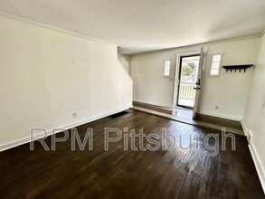 855 Maine St in Pittsburgh, PA - Building Photo - Building Photo