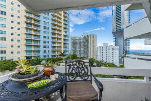 2501 Brickell Ave in Miami, FL - Building Photo - Building Photo