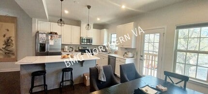 4504 Joseph Bristow Ln in Annandale, VA - Building Photo - Building Photo