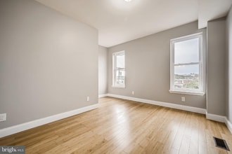 2115 Homewood Ave in Baltimore, MD - Building Photo - Building Photo