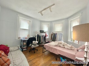 9 Colborne Rd, Unit 9 in Boston, MA - Foto de edificio - Building Photo