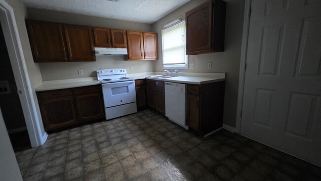 2723 S Roan St in Johnson City, TN - Building Photo - Building Photo