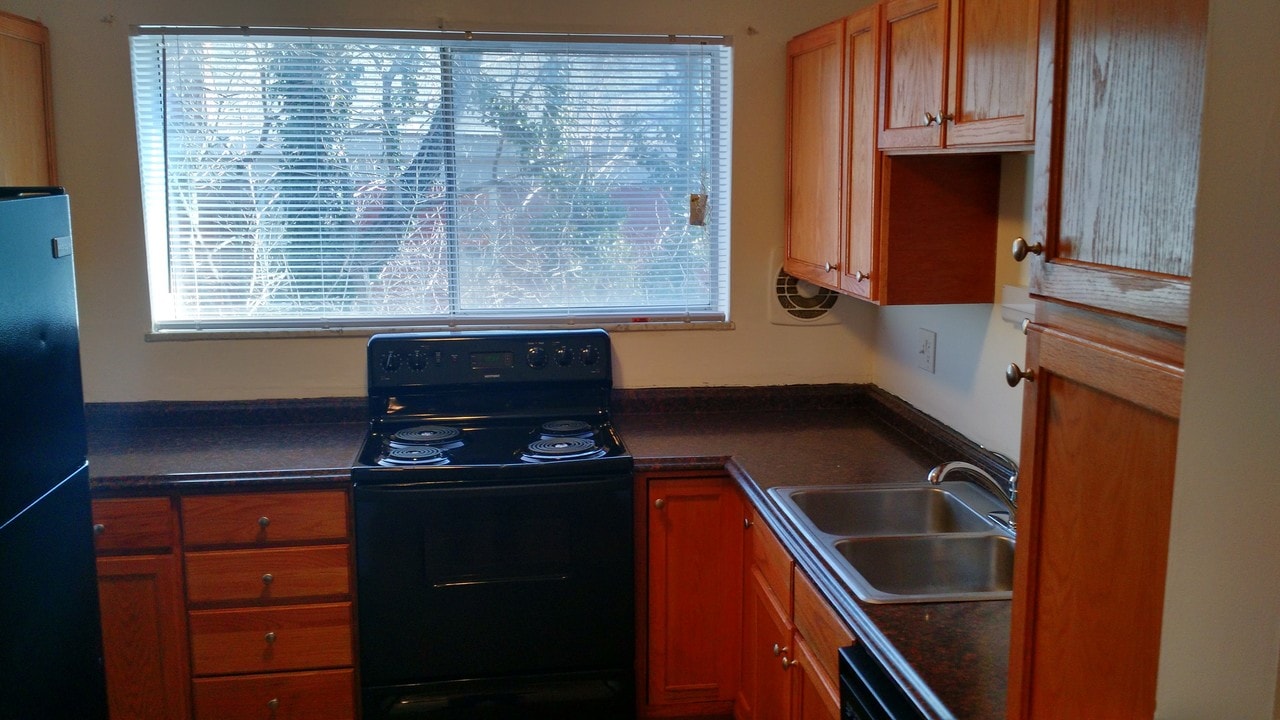 1041 Delta Ave in Cincinnati, OH - Building Photo