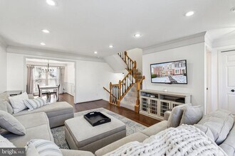 43854 Laburnum Square in Ashburn, VA - Building Photo - Building Photo