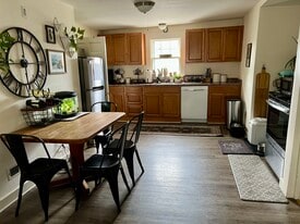 33 Putnam St, Unit C in Milford, NH - Building Photo