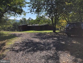 2295 Mountain Run Rd in Berkeley Springs, WV - Building Photo - Building Photo