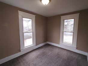 925 W 5th St, Unit 3 in Anderson, IN - Building Photo - Building Photo