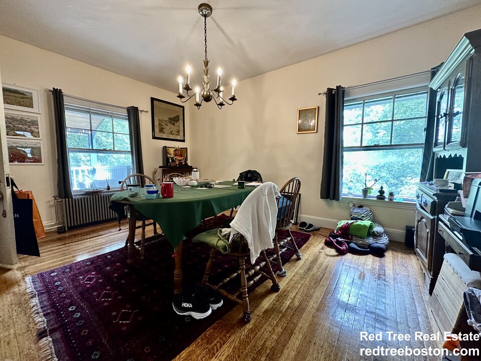 132 Kilsyth Rd in Boston, MA - Building Photo