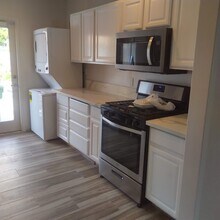 1748 Wellesley Ave in Los Angeles, CA - Building Photo - Building Photo