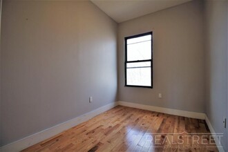 1519 Dean Street in Brooklyn, NY - Building Photo - Floor Plan