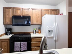 380 E 11th Ave in Anchorage, AK - Building Photo - Building Photo