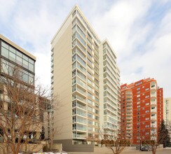 The Fairmont in Edmonton, AB - Building Photo - Building Photo