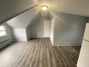 114 Joyce Kilmer Ave in New Brunswick, NJ - Building Photo - Building Photo
