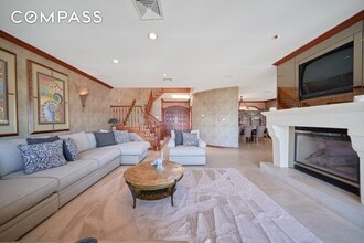 3411 Country Club Rd in Bronx, NY - Building Photo - Building Photo