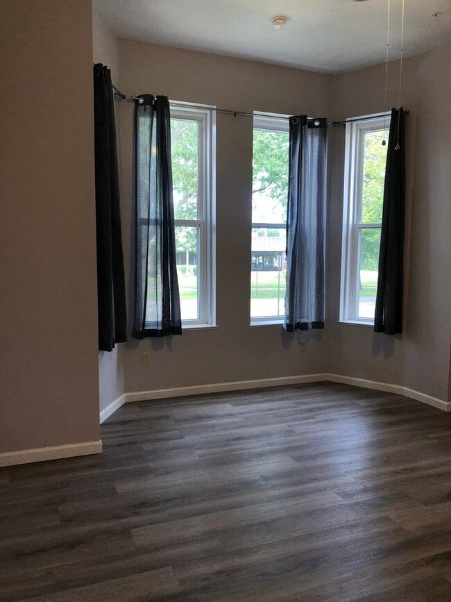 437 W 6th St, Unit 1 in Erie, PA - Building Photo - Building Photo